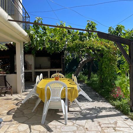 Bas De Villa Avec Acces Piscine Pres De Nice Cannes Monaco Carros Kültér fotó