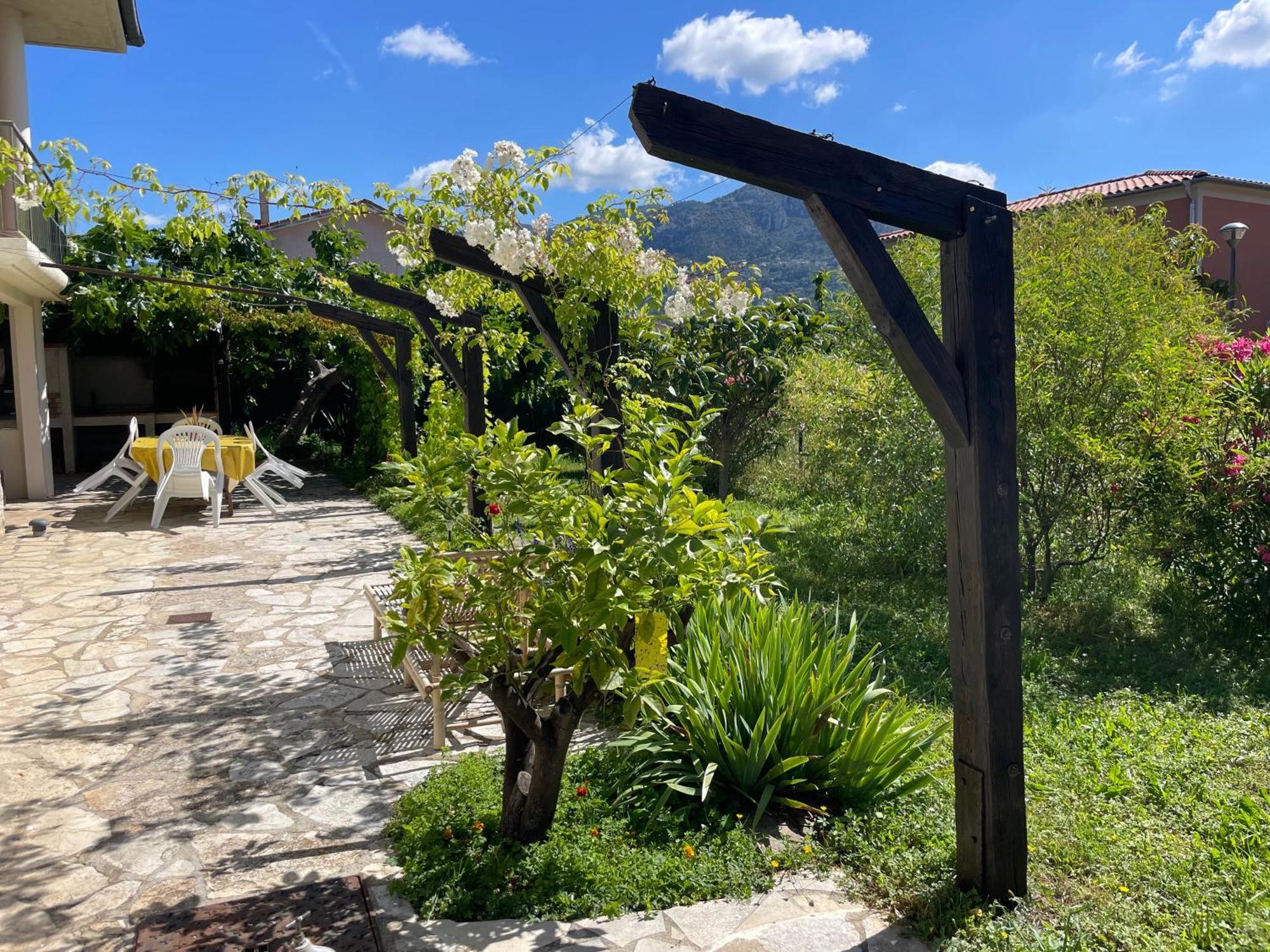 Bas De Villa Avec Acces Piscine Pres De Nice Cannes Monaco Carros Kültér fotó